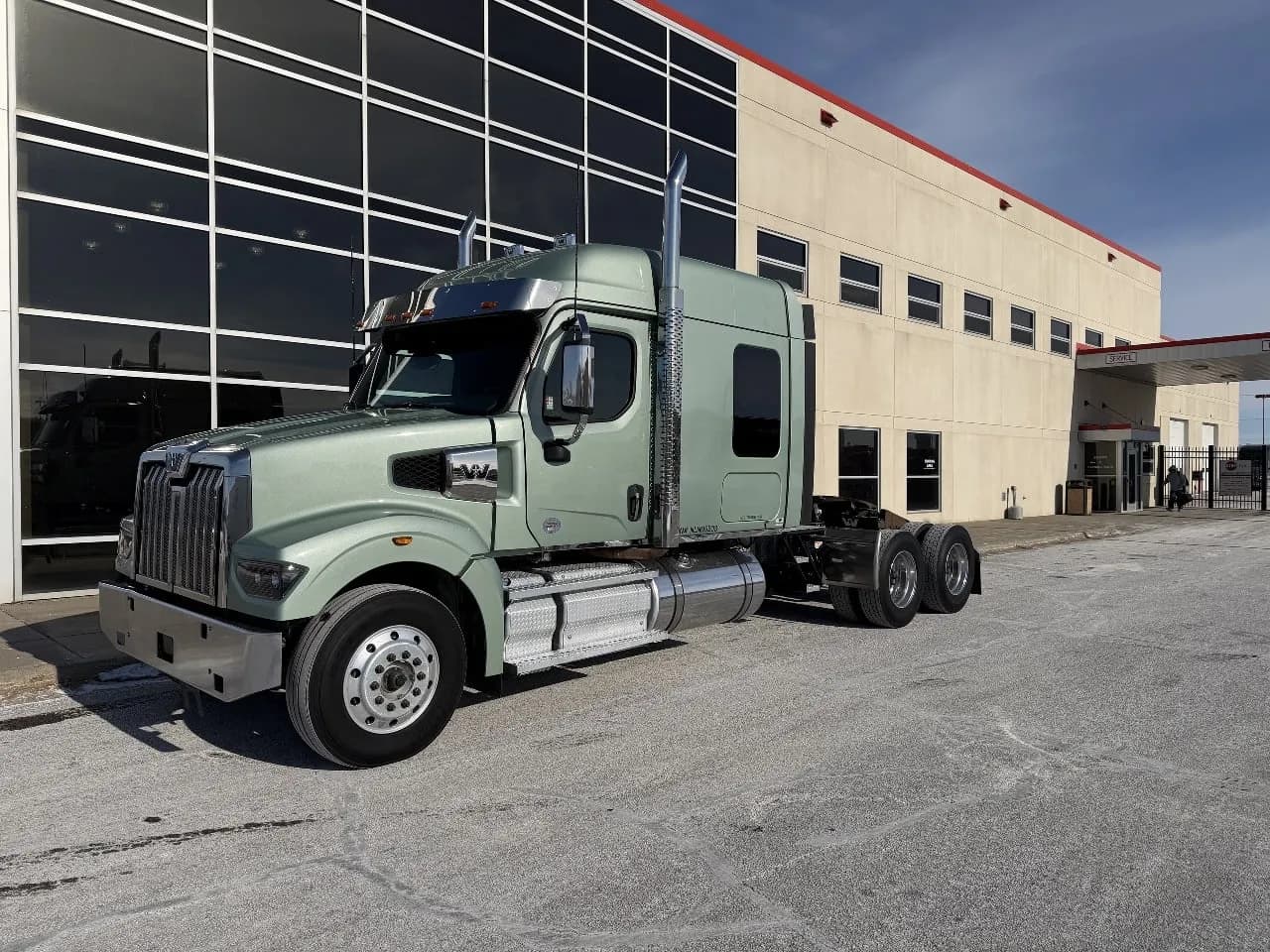 2022 Western Star 49X Tandem Axle - Sleeper