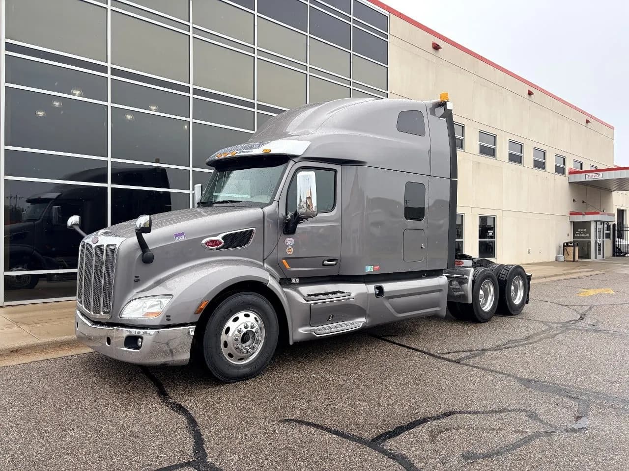 2020 Peterbilt 579 Tandem Axle - Sleeper