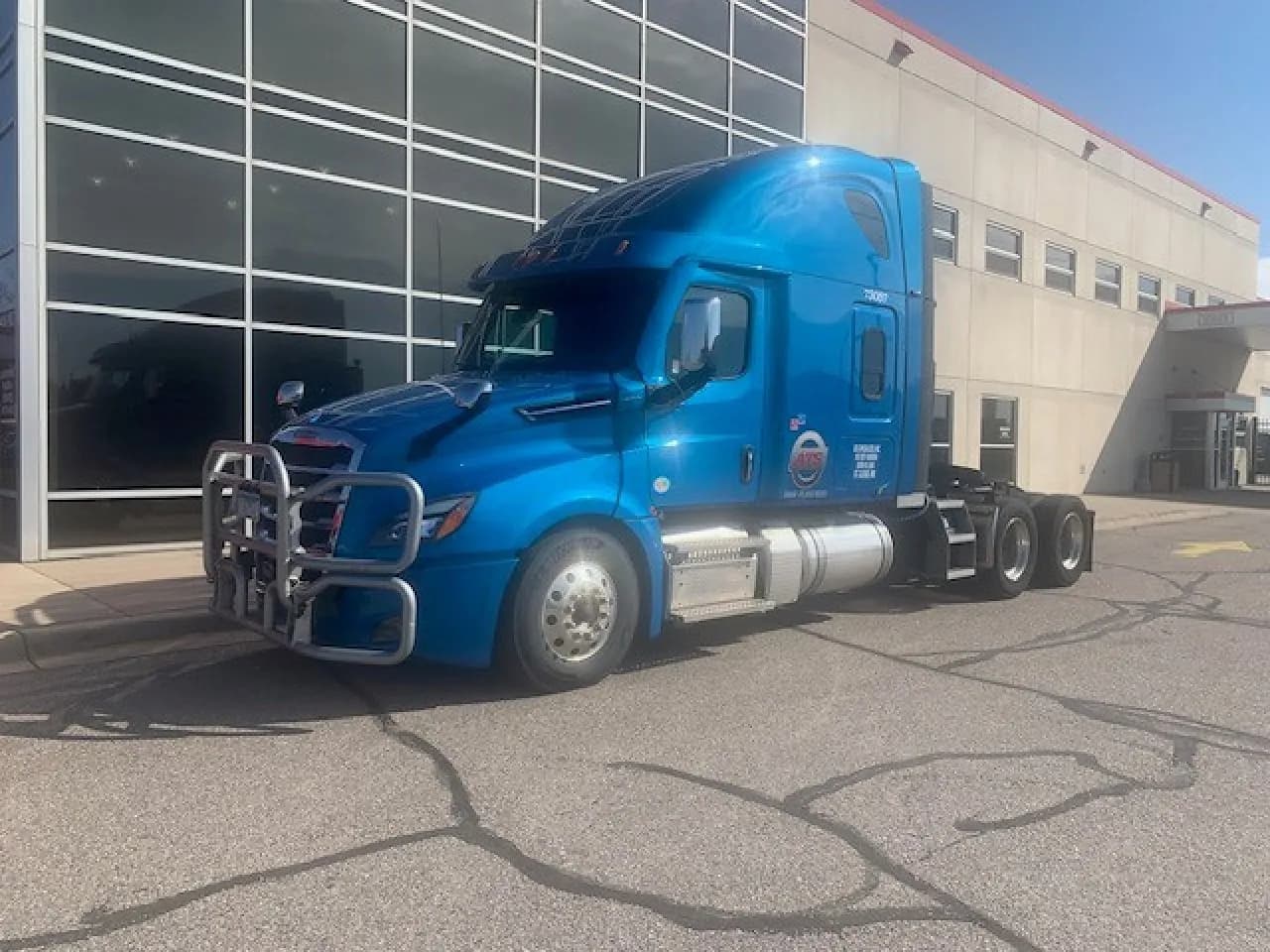 2023 Freightliner Cascadia - Sleeper