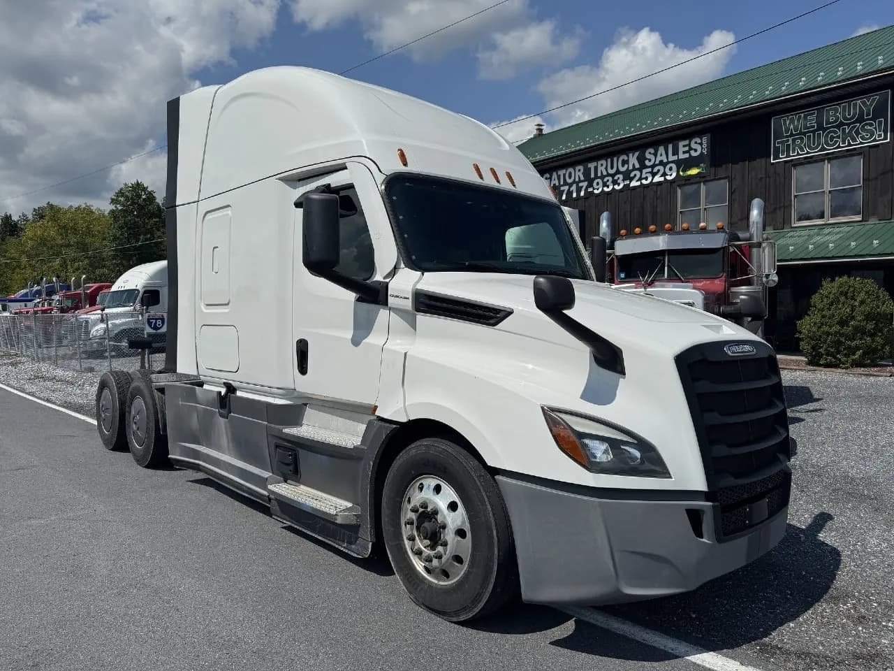 2022 Freightliner Cascadia - Sleeper