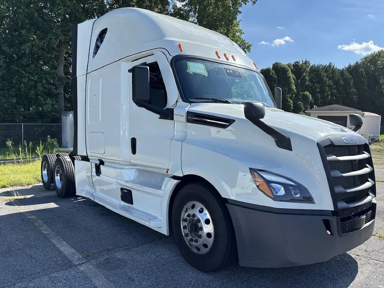 2022 Freightliner Cascadia - Sleeper