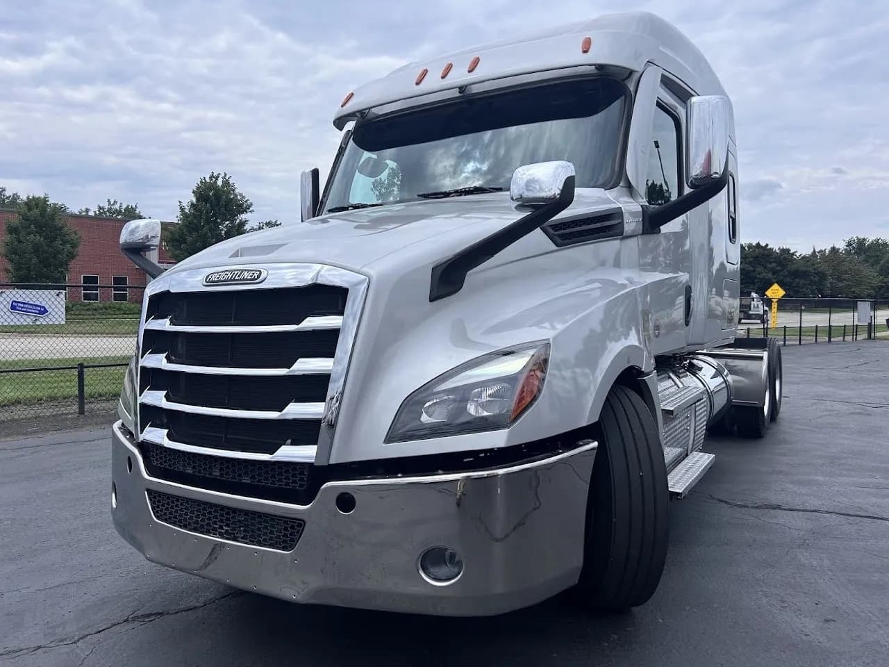 2021 Freightliner Cascadia - Sleeper