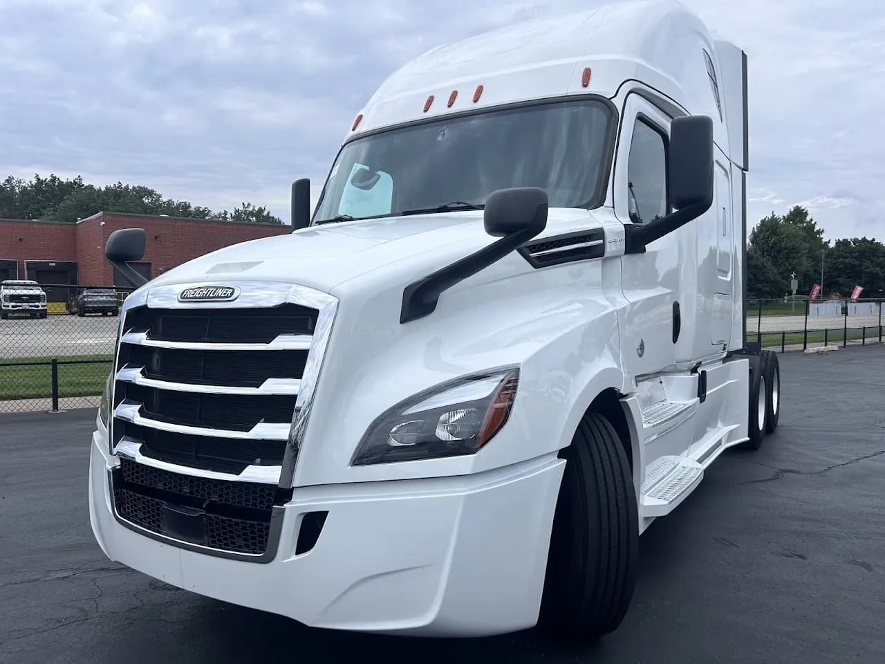 2020 Freightliner Cascadia - Sleeper