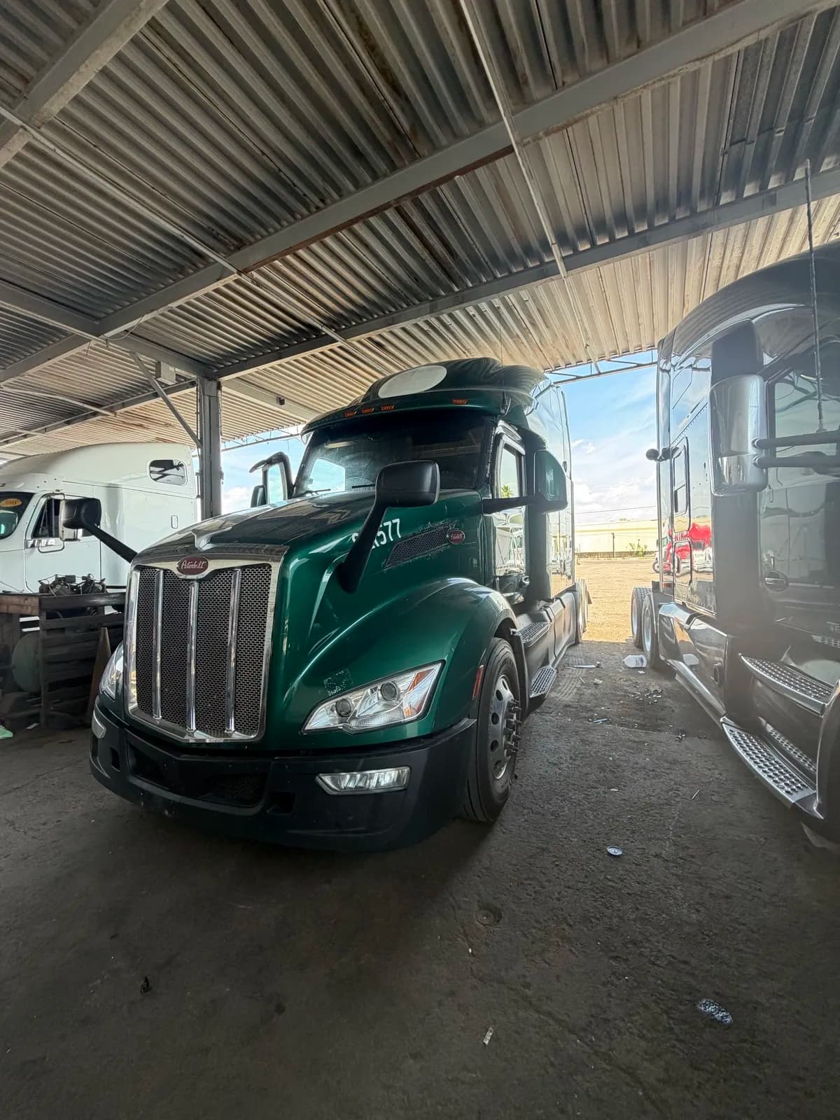 2023 PETERBILT 579
