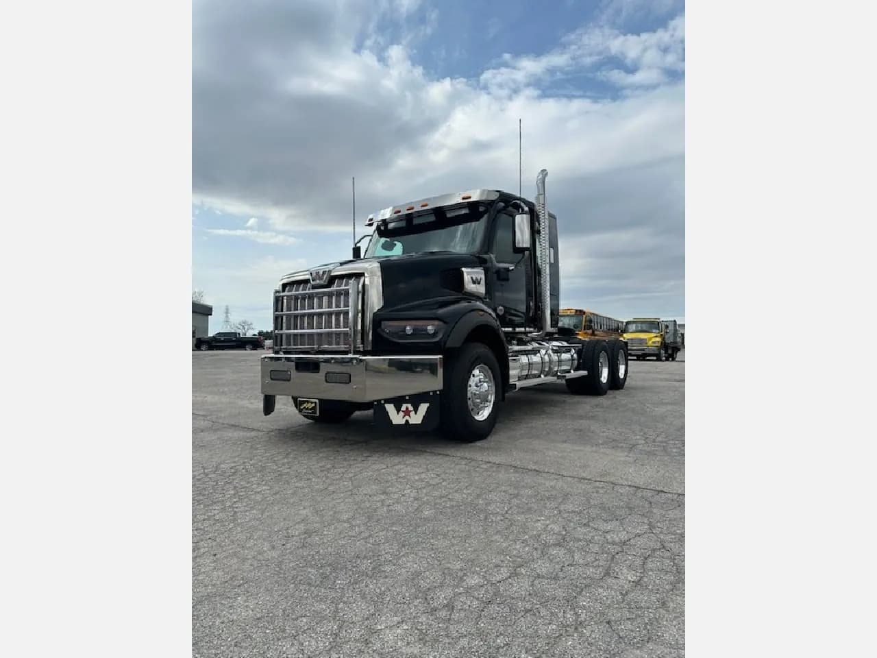 2027 WESTERN STAR 49X Chassis - Chassis