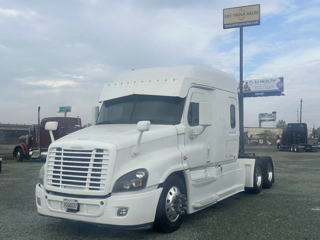 2016 Freightliner Cascadia - Sleeper