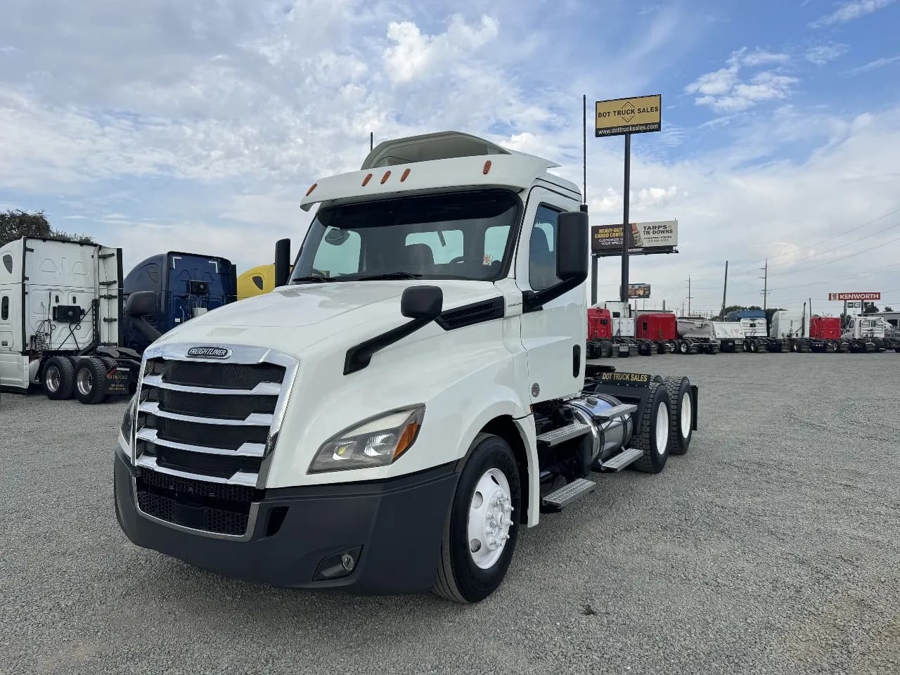 2020 Freightliner Cascadia - Day Cab