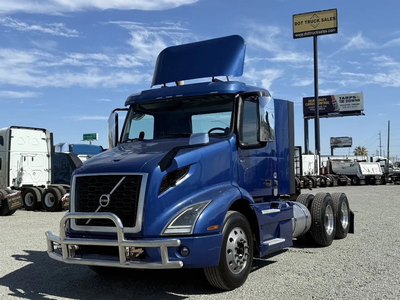 2018 Volvo VNL64T300 - Day Cab