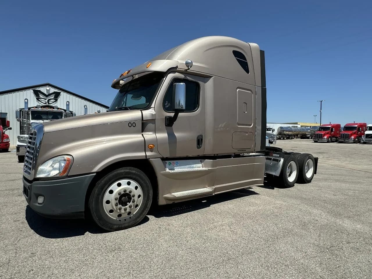 2014 Freightliner Cascadia - Sleeper