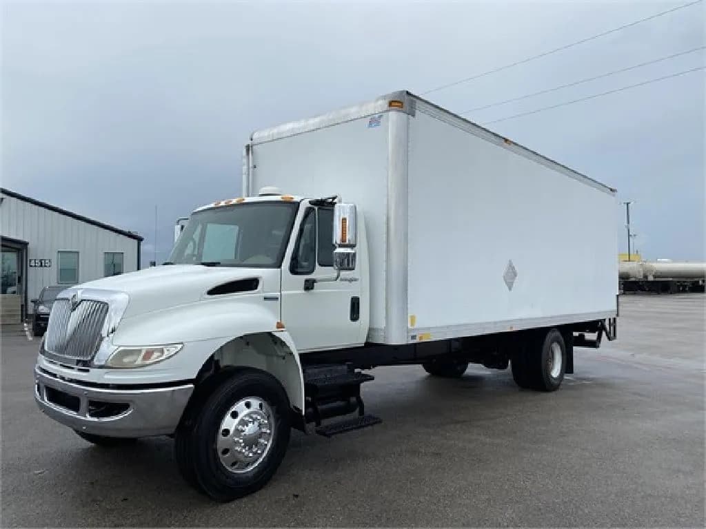 2009 International 4400 - Box