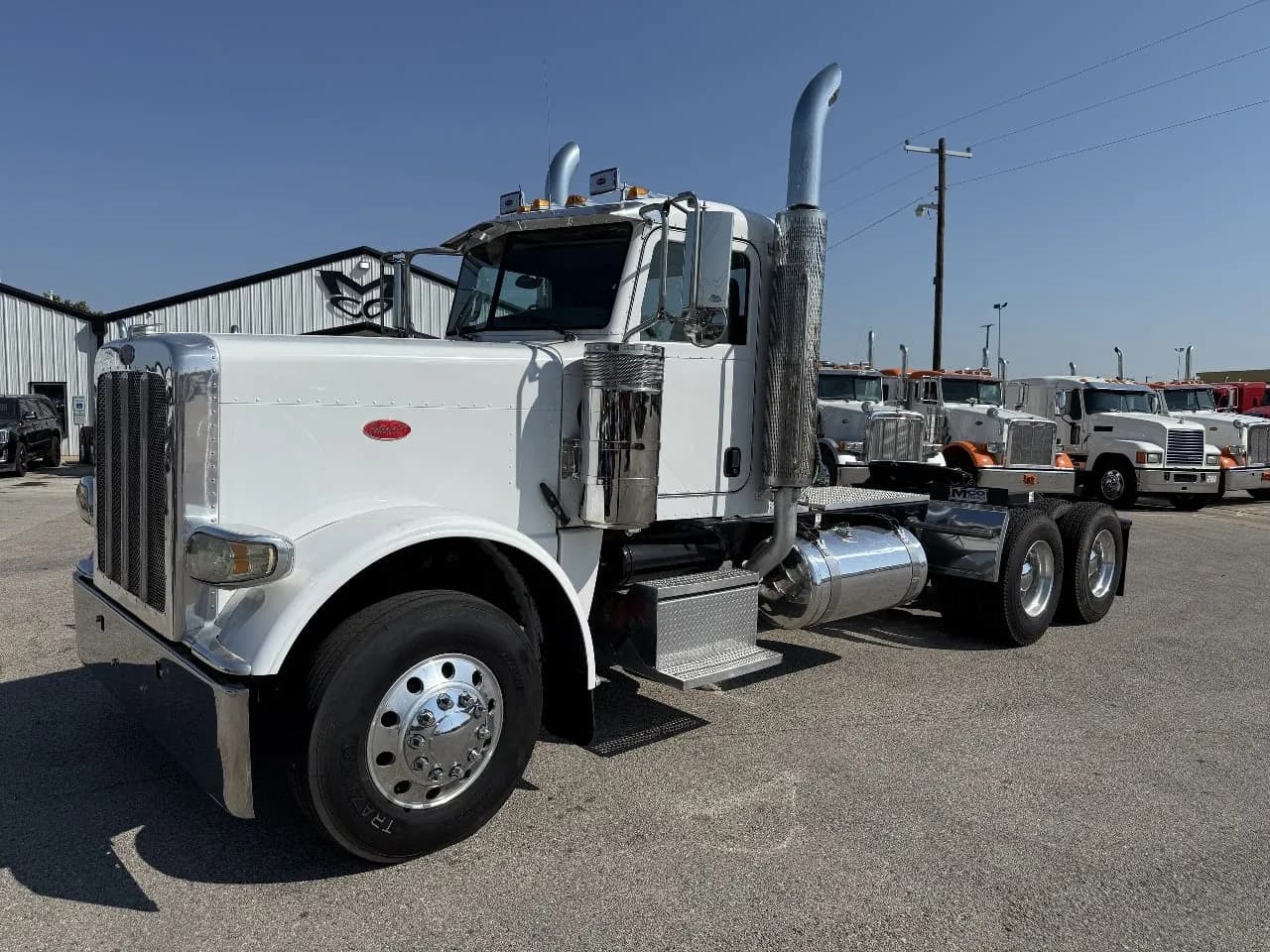 2009 Peterbilt 388 - Day Cab