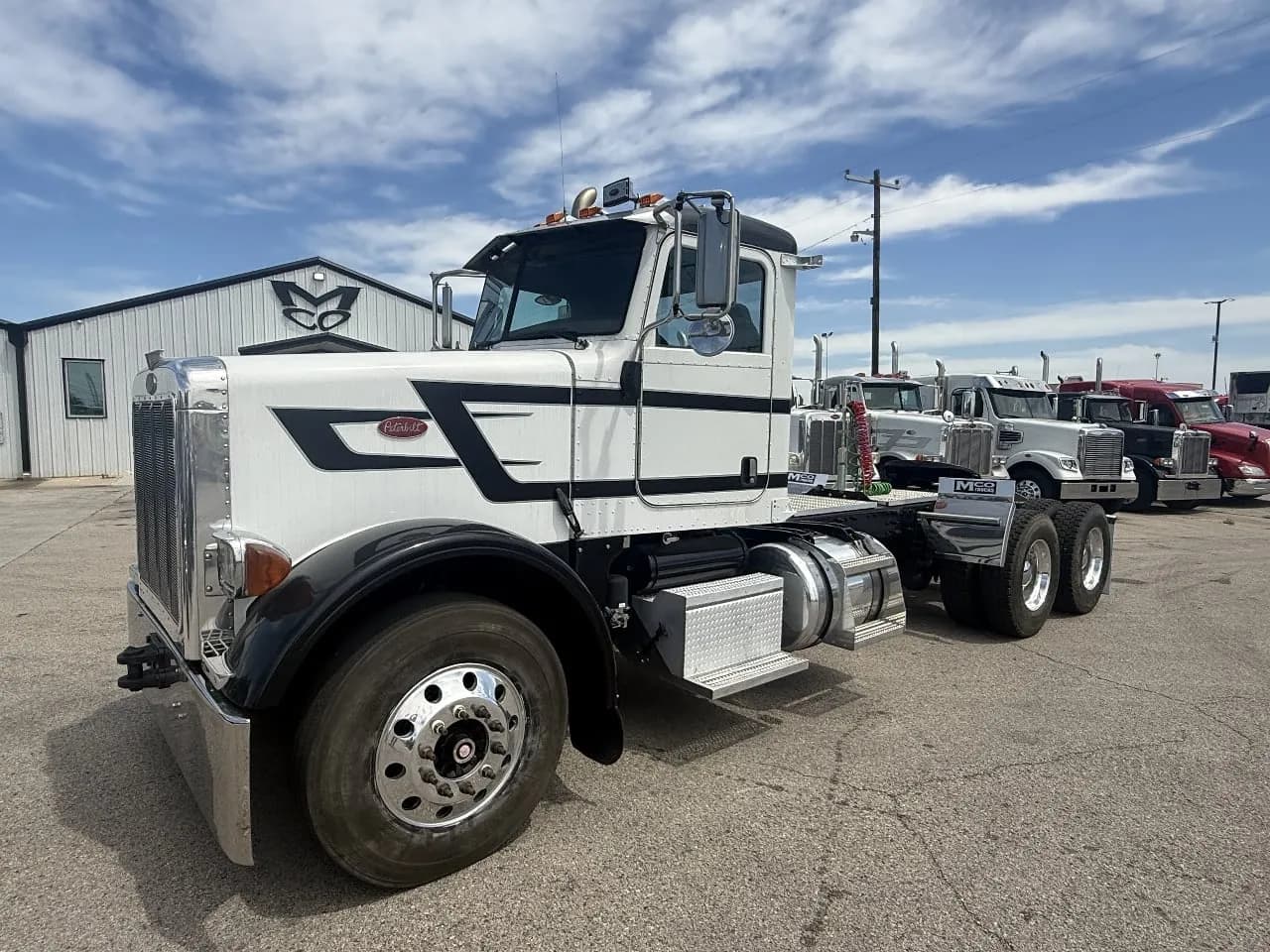 2007 Peterbilt 378 Tandem Axle Daycab - Day Cab