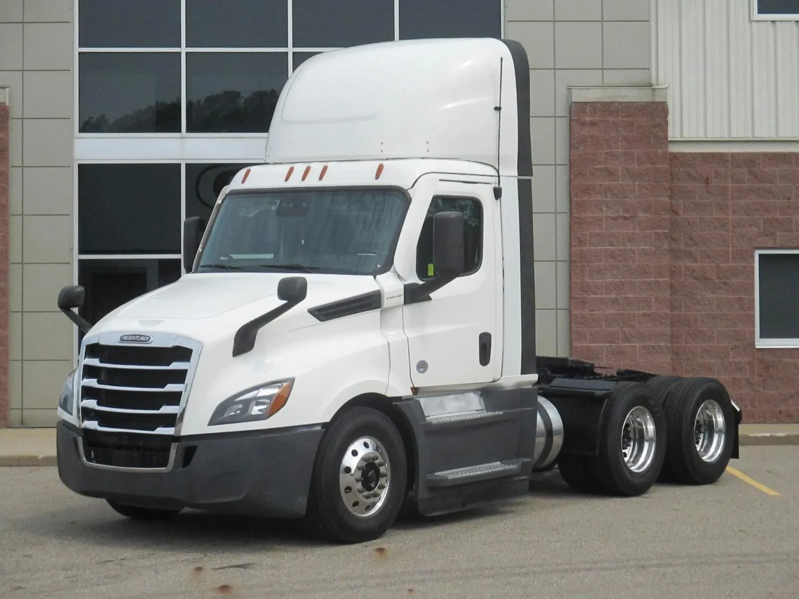 2021 Freightliner Cascadia - Day Cab