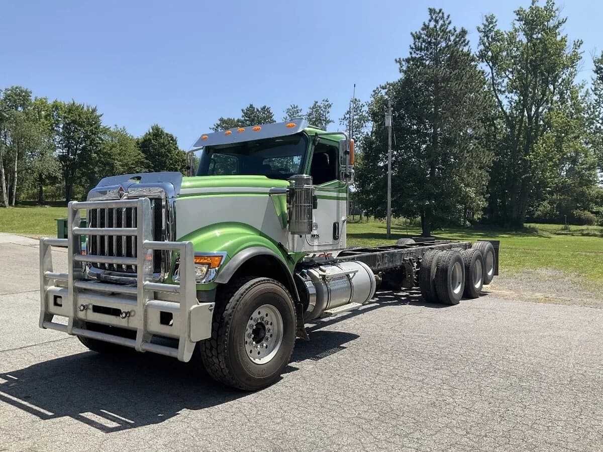 2021 International HX520