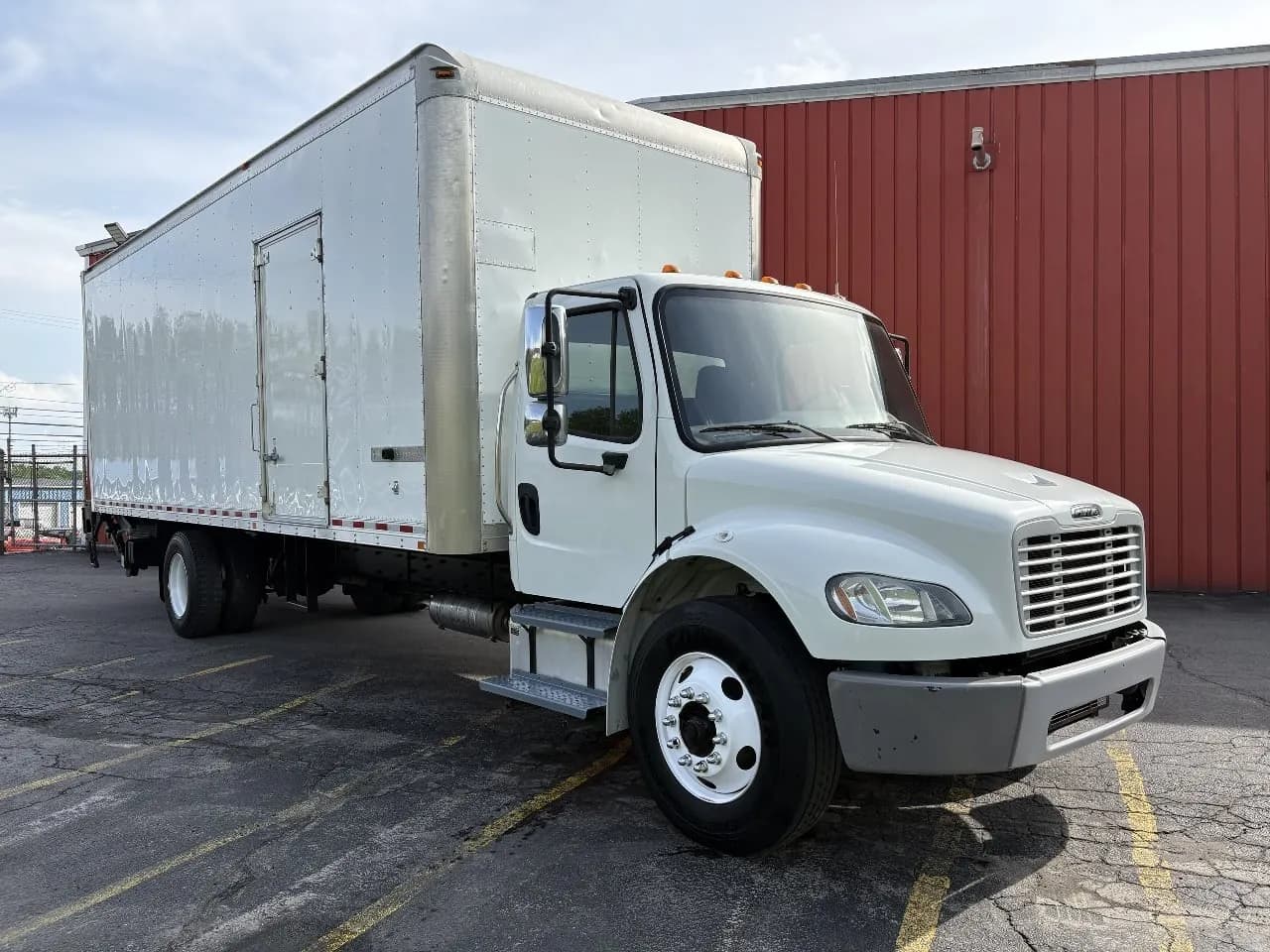 2016 Freightliner M2 - Box
