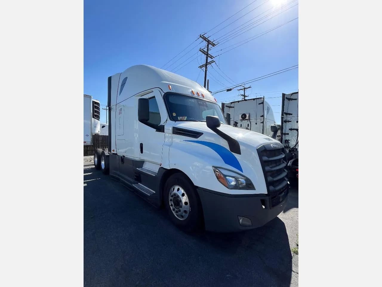 2022 Freightliner Cascadia - Sleeper
