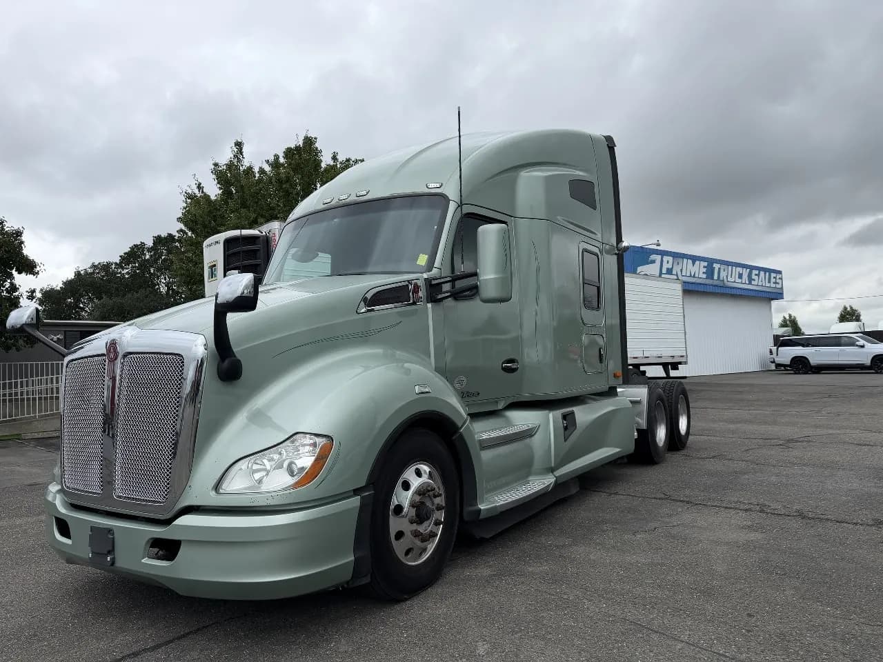 2021 Kenworth T680 - Sleeper
