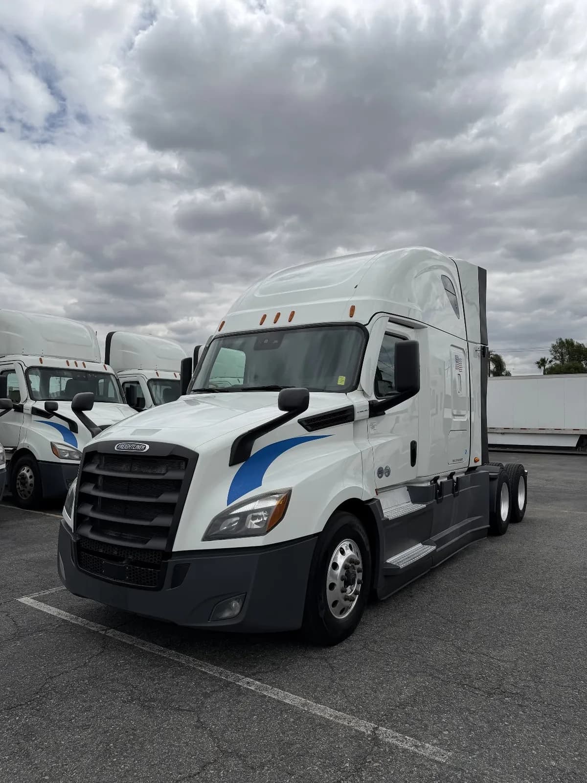 2021 Freightliner Cascadia - Sleeper