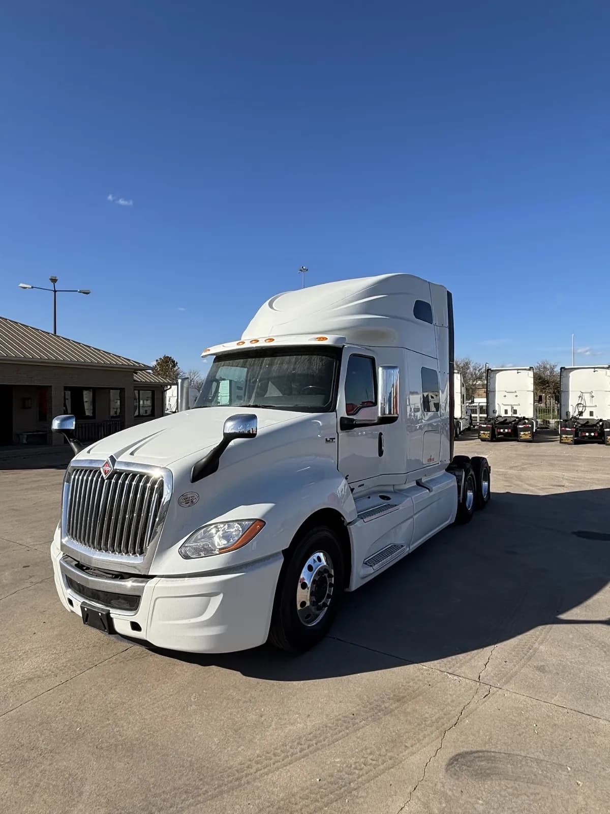 2022 International LT - Sleeper
