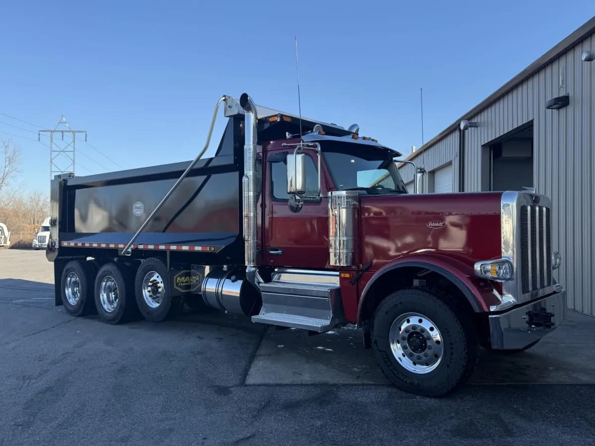 2025 PETERBILT 589 - Dump