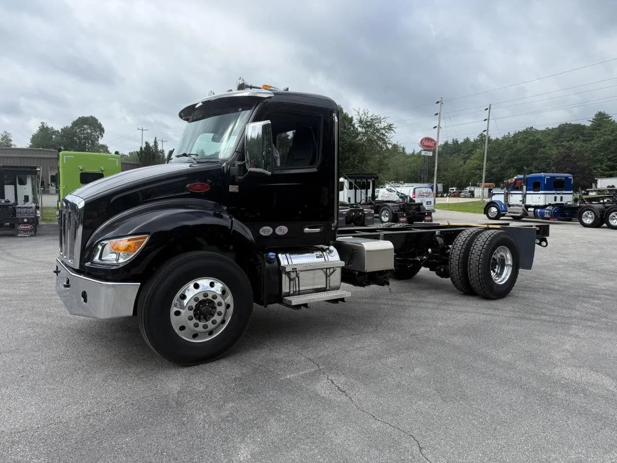 2026 PETERBILT 537 - Chassis