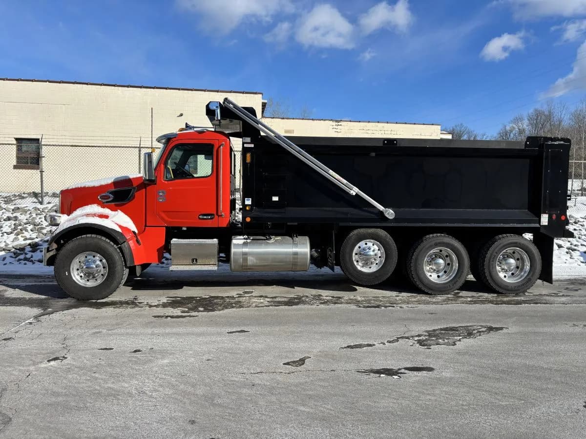 2025 PETERBILT 567 - Dump