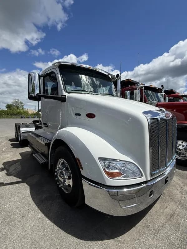 2025 PETERBILT 375 - Day Cab
