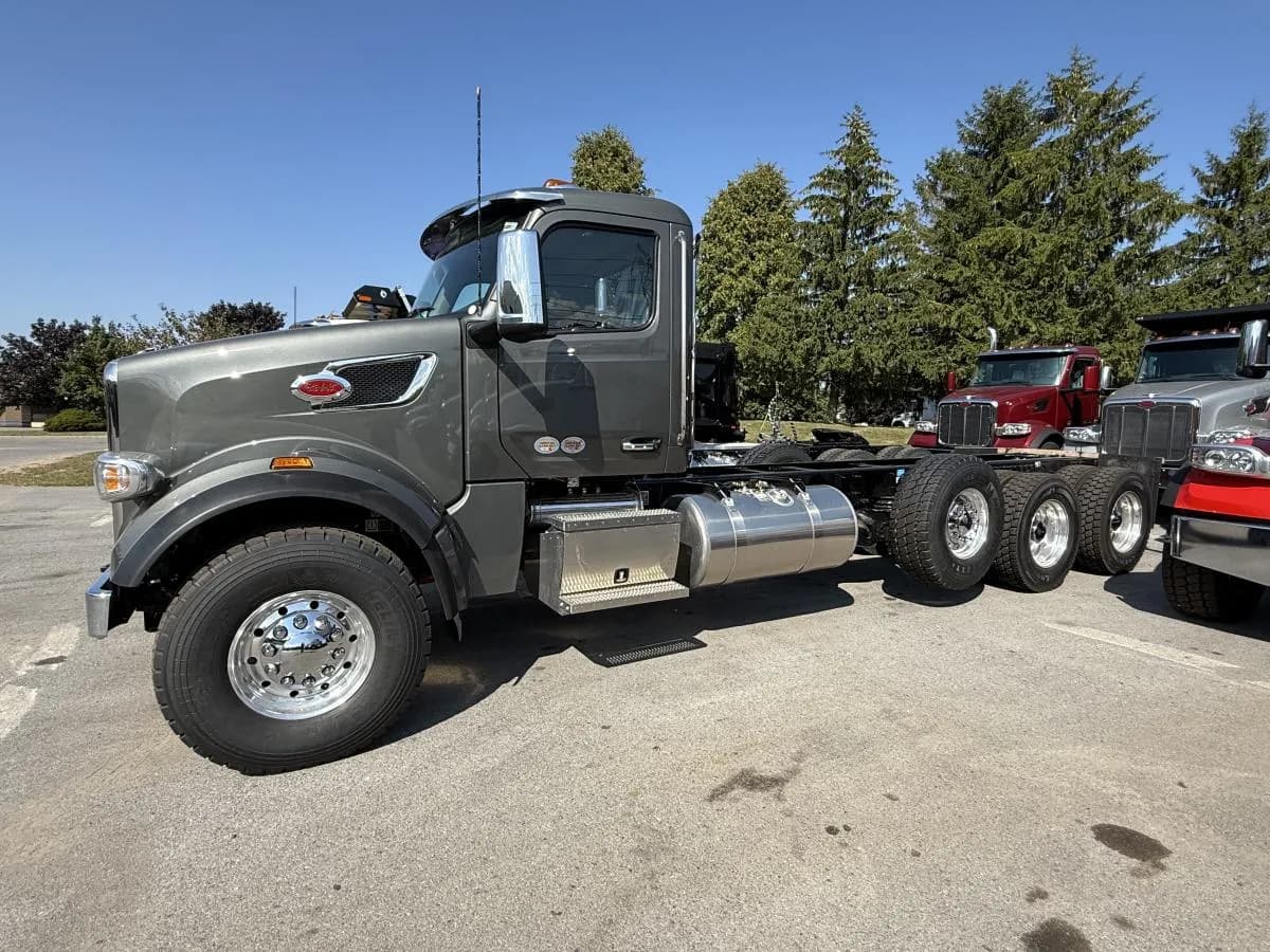 2026 PETERBILT 567 - Chassis