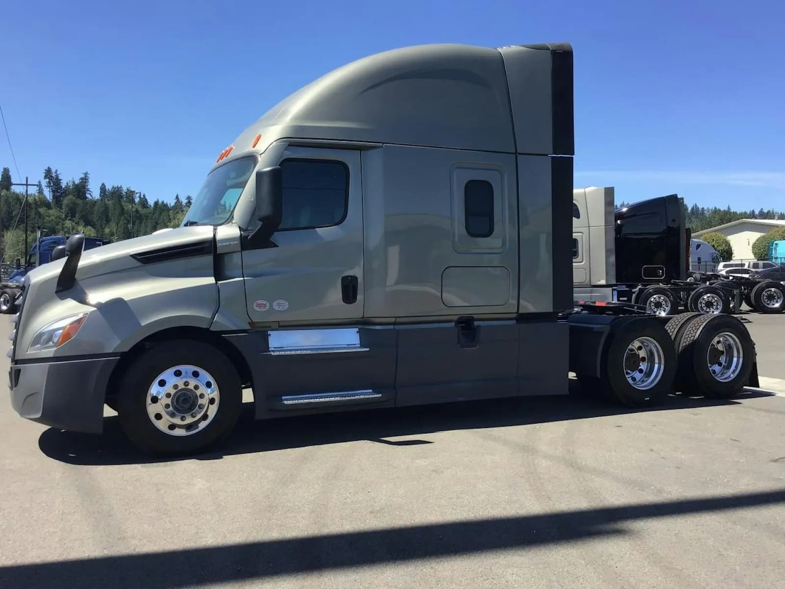 2025 Freightliner Cascadia