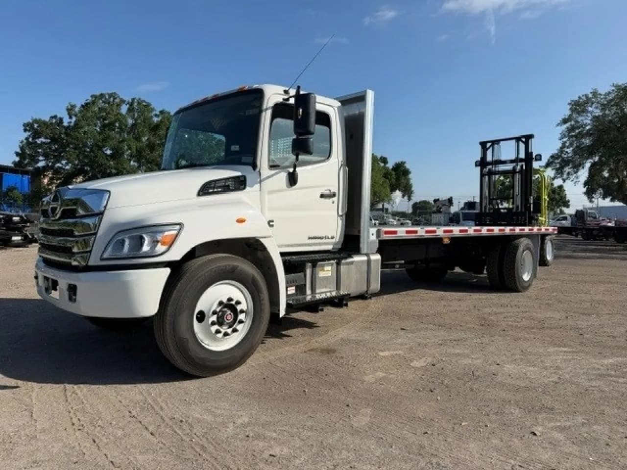 2026 Hino L - Flatbed