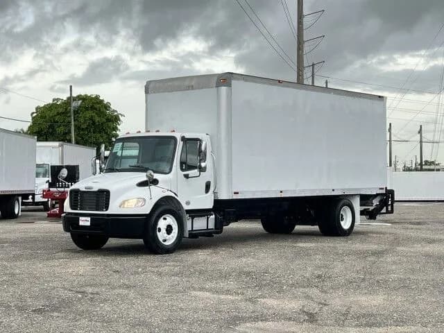 2015 Freightliner M2 106 - Box