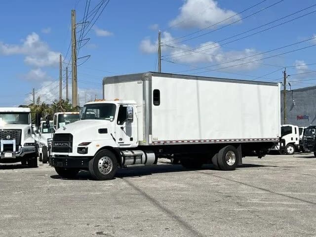 2023 Mack MD6 - Box