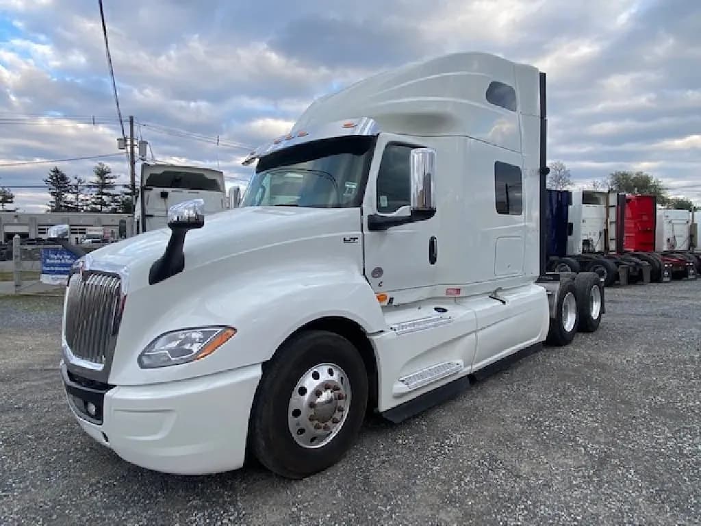 2019 International LT Tandem Axle - Sleeper