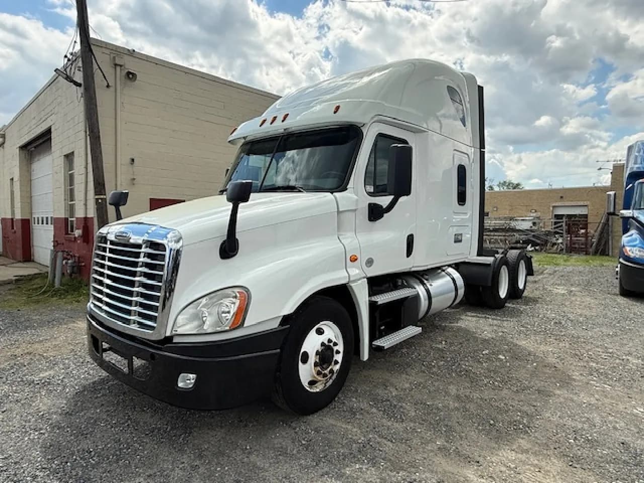 2020 Freightliner Cascadia - Sleeper