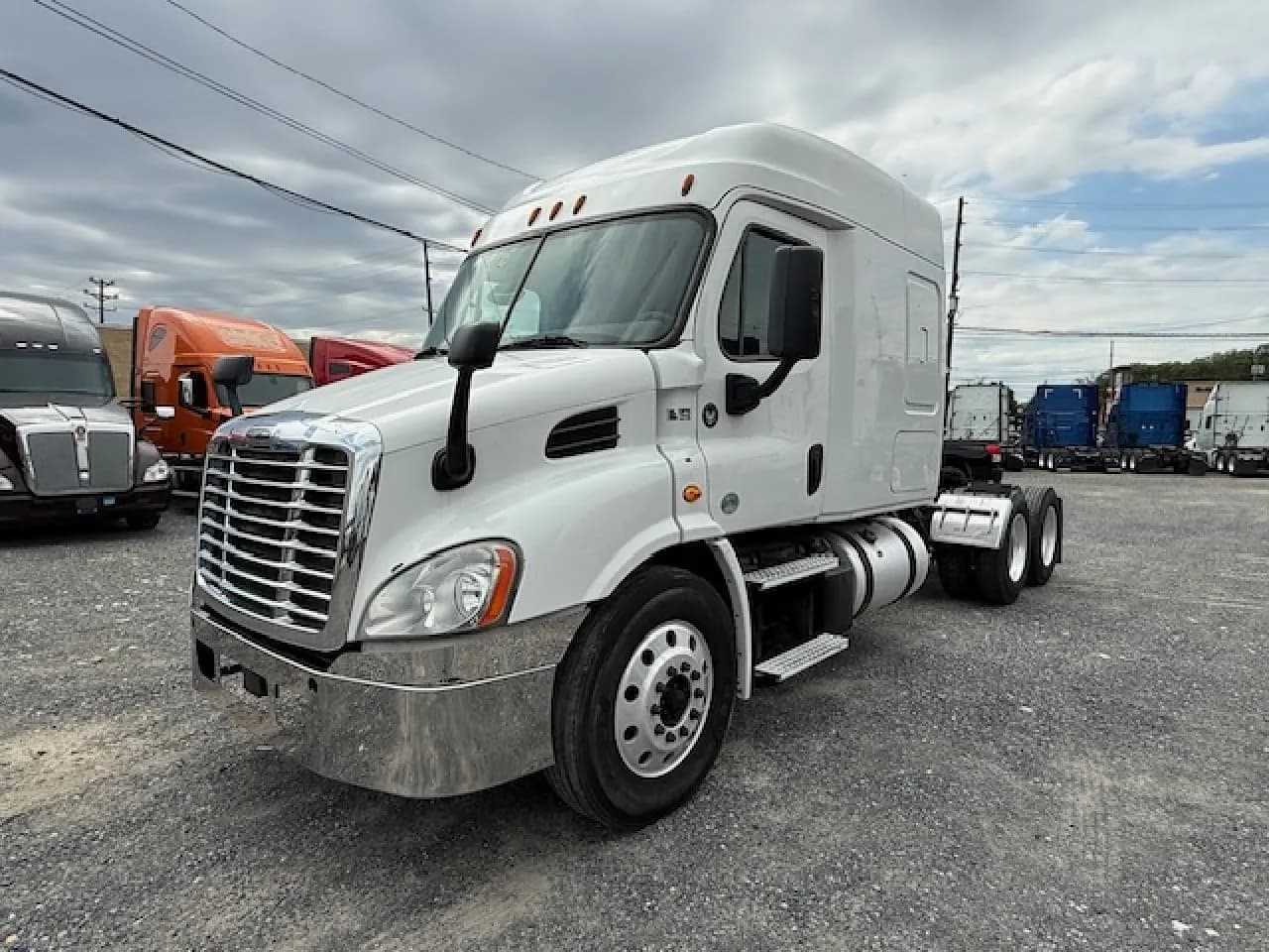 2020 Freightliner Cascadia - Sleeper