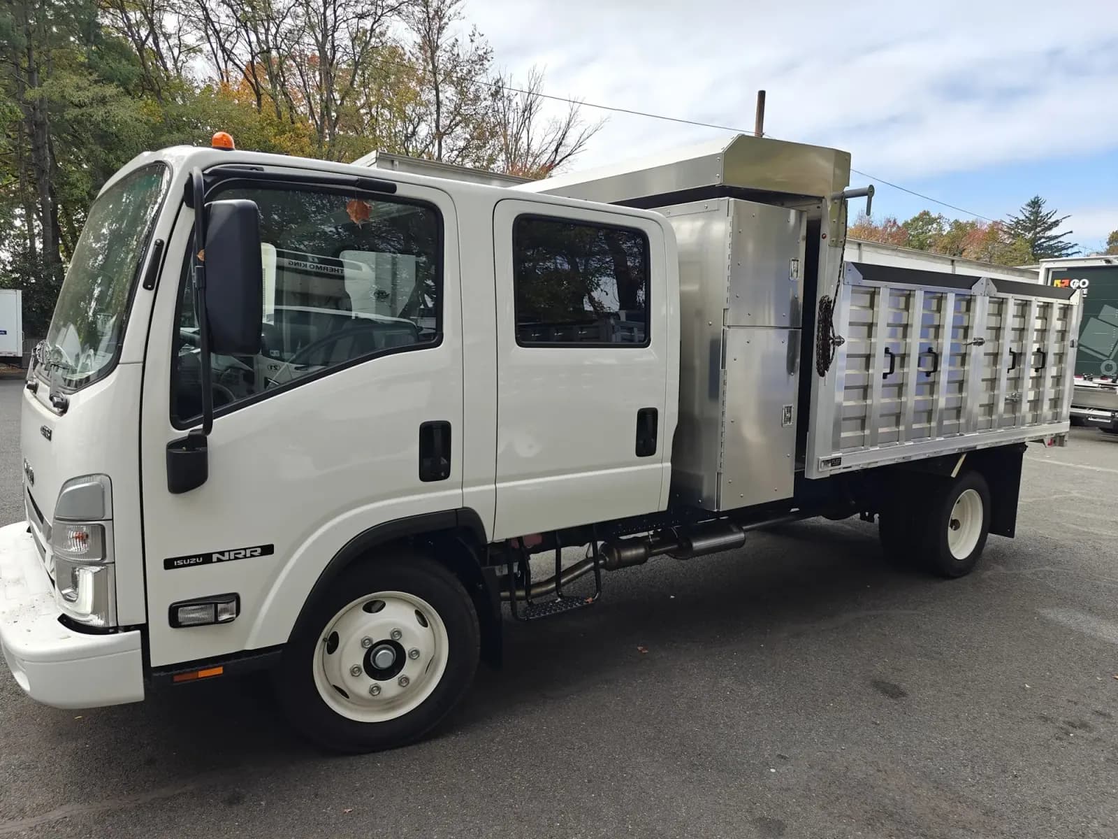2025 Isuzu NRRGAS