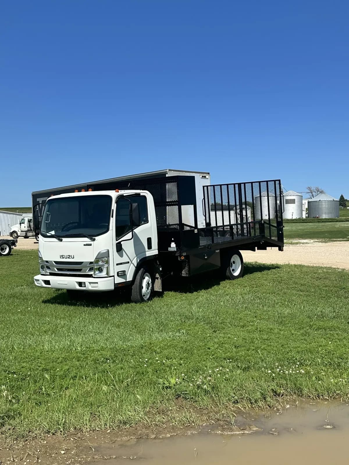 2024 Isuzu NRR