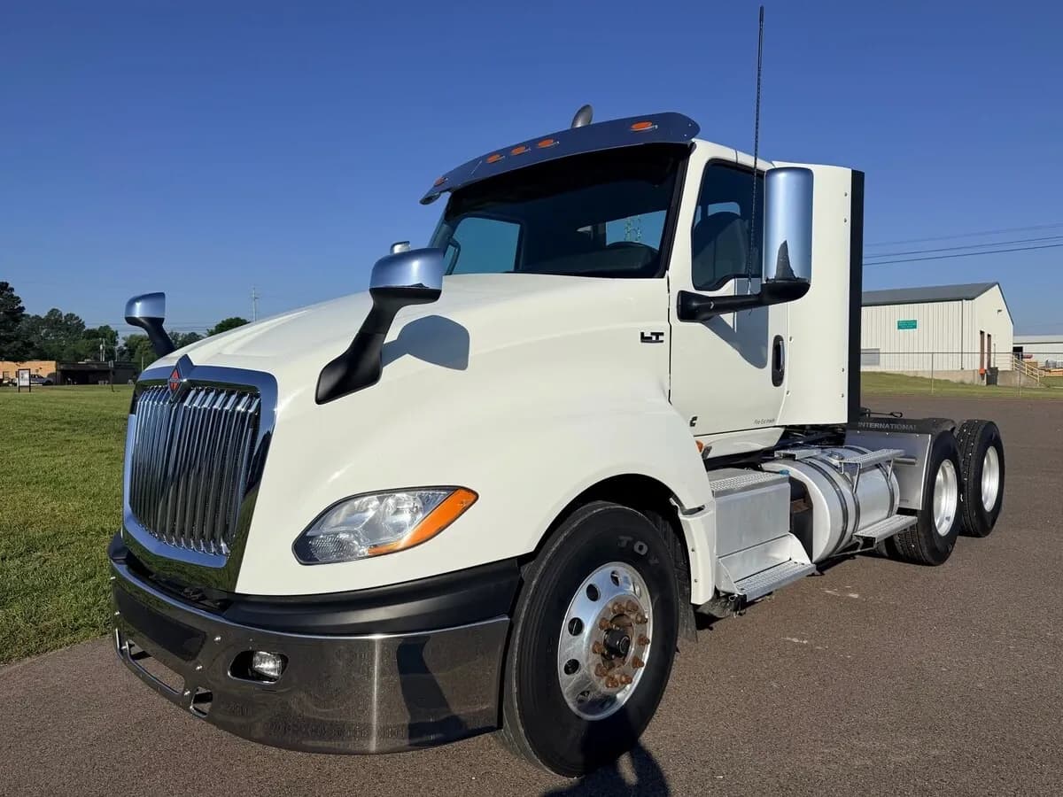 2022 International LT625