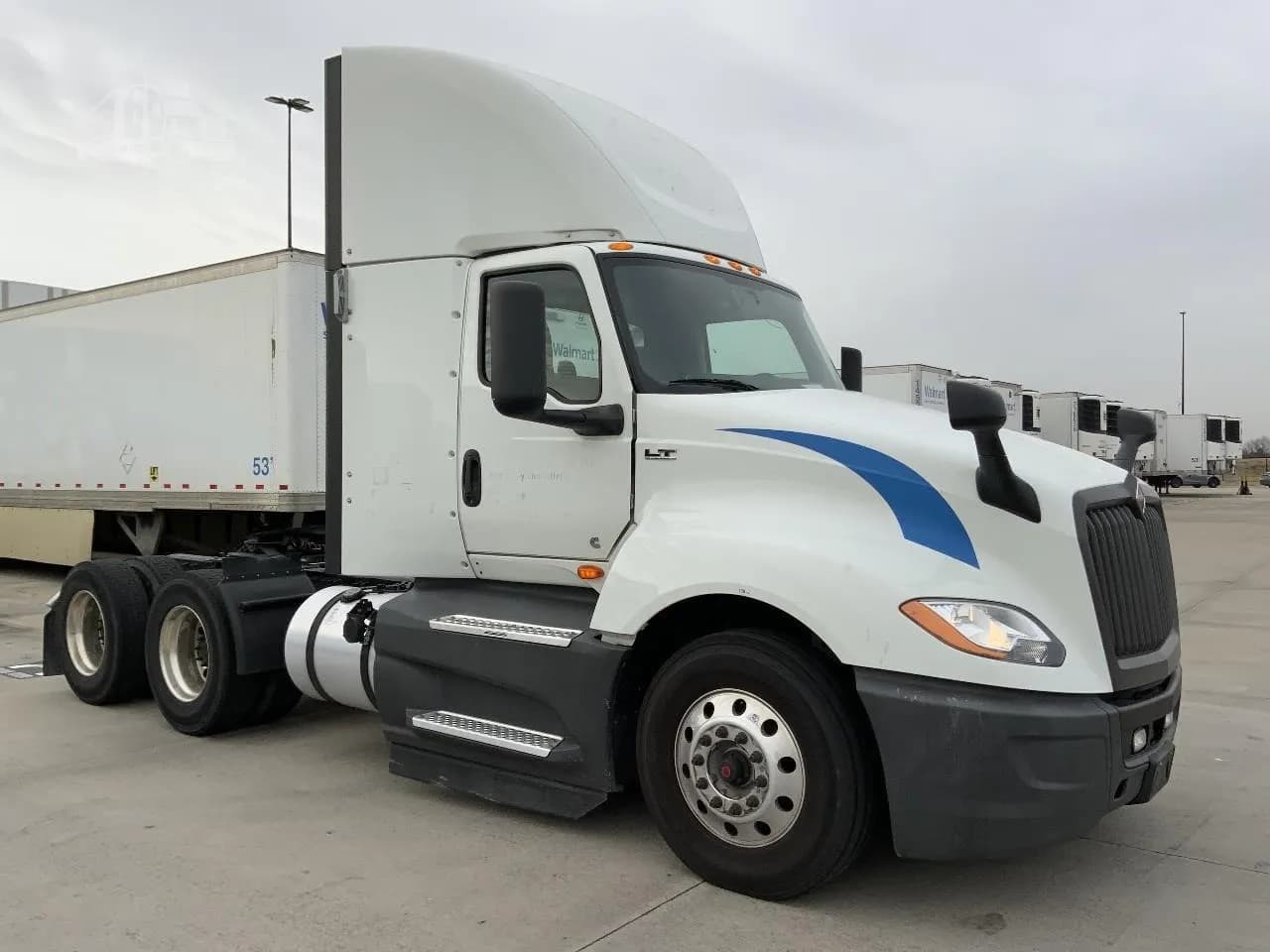 2022 International LT - Day Cab