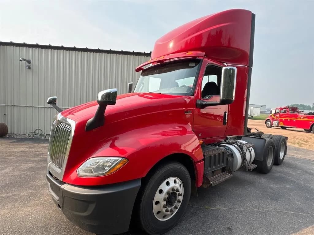 2019 International LT - Day Cab