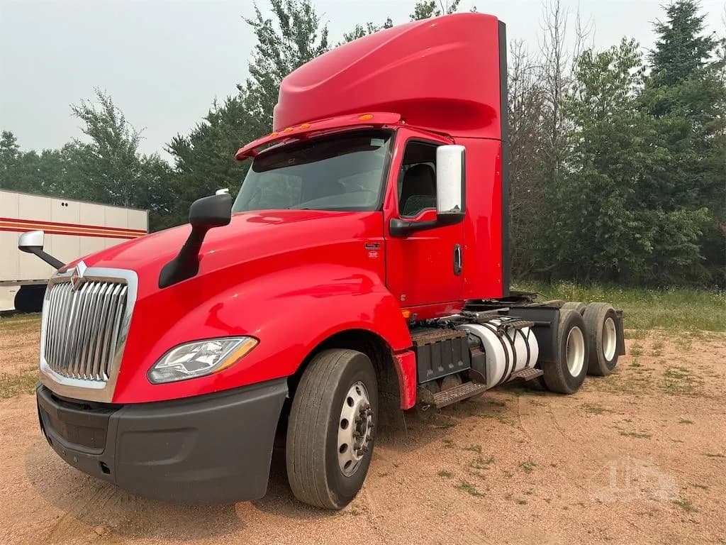 2019 International LT - Day Cab
