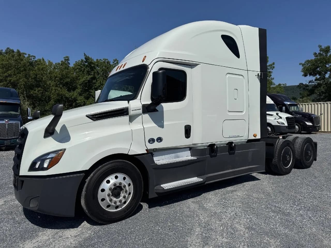 2019 Freightliner Cascadia - Sleeper