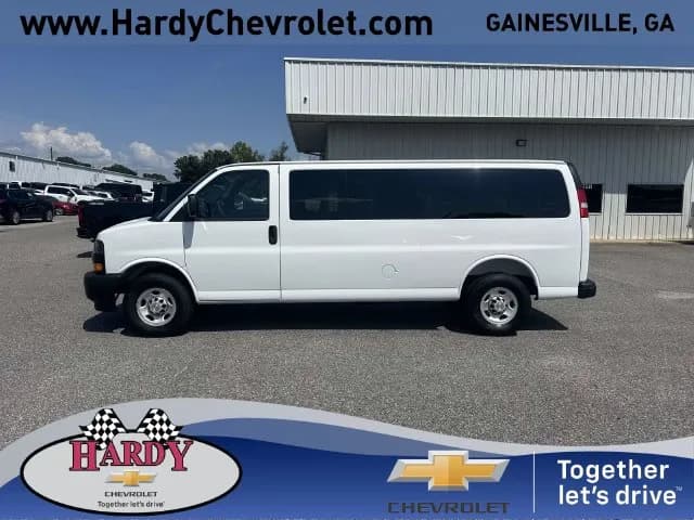 2025 Chevrolet Express 3500 - Vans
