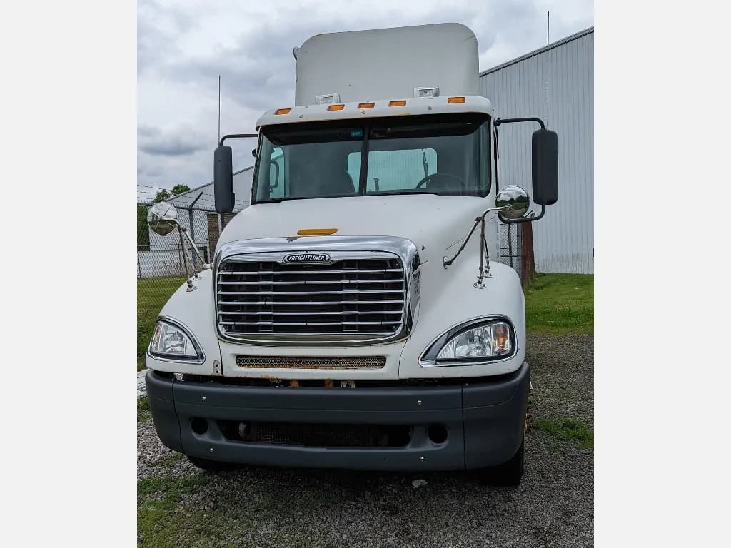 2007 Freightliner CL120042ST Single Axle Daycab - Day Cab