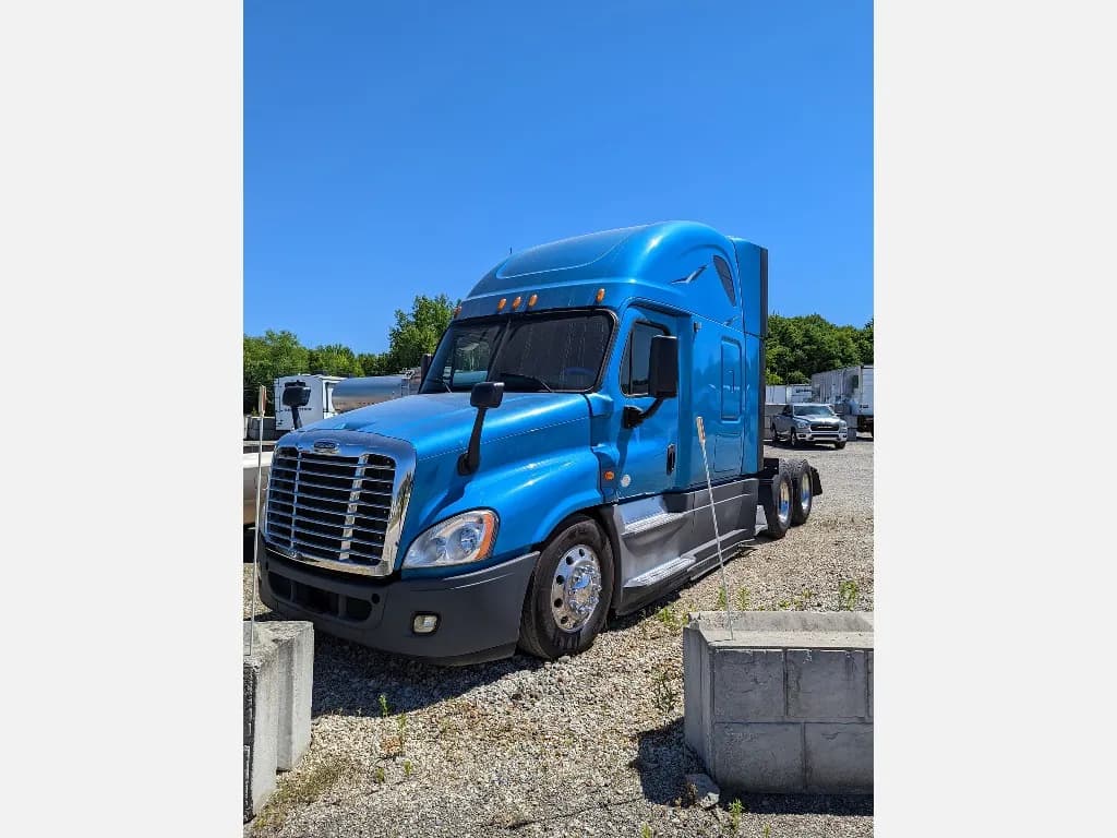 2012 Freightliner Cascadia - Sleeper