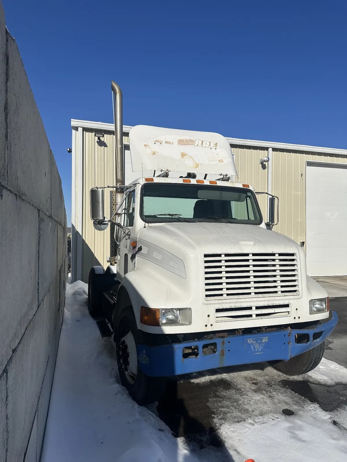 2001 International 8100 - Day Cab