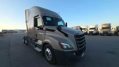 2025 Freightliner Cascadia - Sleeper