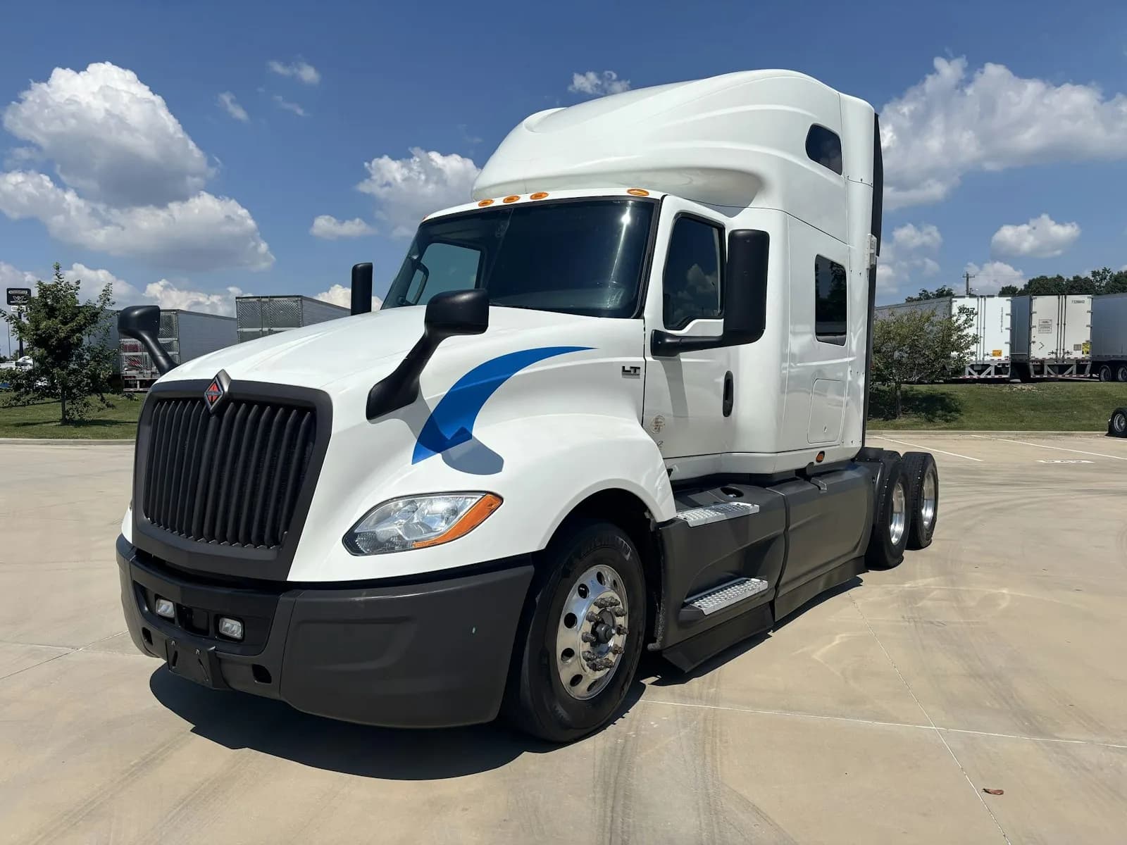 2022 International LT625