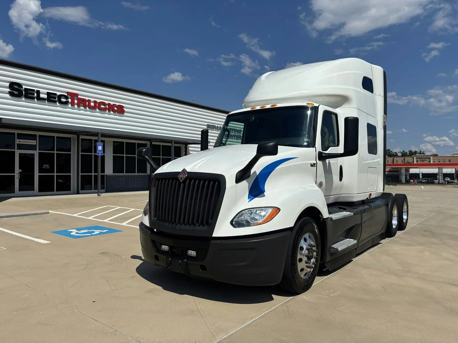 2022 International LT625