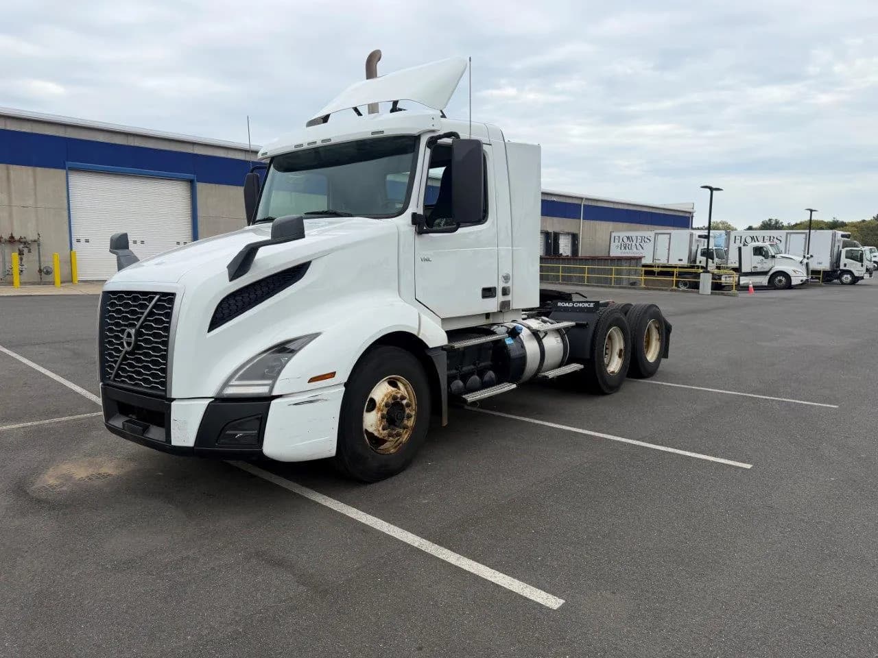 2019 Volvo VNL64T300